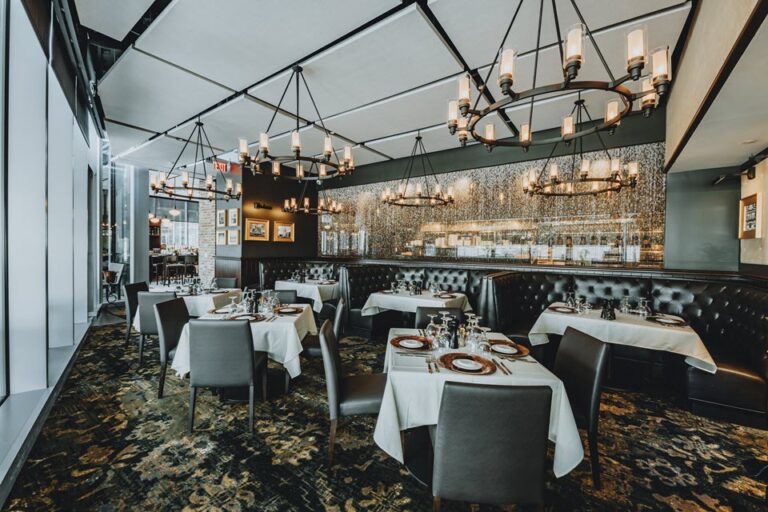 halls chophouse nashville tn dinner interior 1 768x512