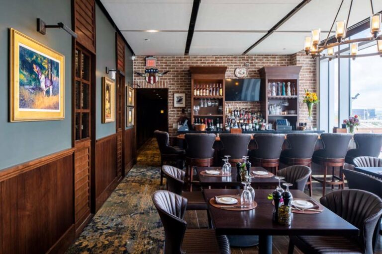 halls chophouse nashville tn dinner interior 5 768x512