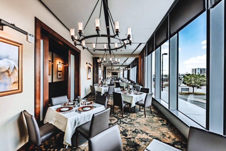 halls chophouse nashville tn dinner interior 7 768x512