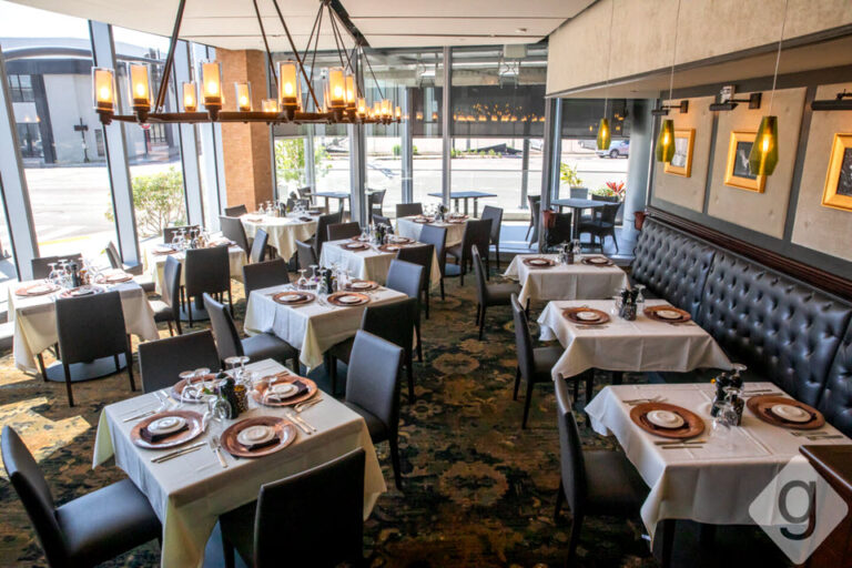 halls chophouse nashville tn dinner interior 8 768x512