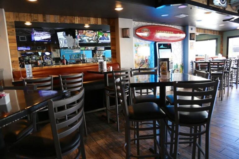 surfside taphouse clearwater beach interior 5 768x512