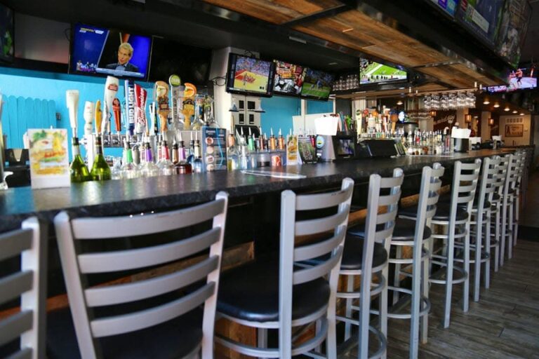 surfside taphouse clearwater beach interior 6 768x512