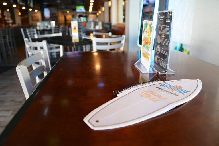 surfside taphouse clearwater beach interior 7 768x512