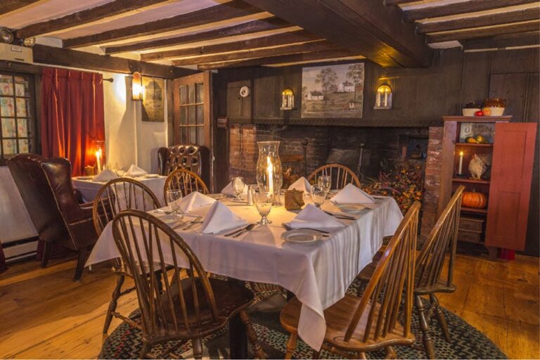 1640 hart house ipswich ma interior 1 768x512