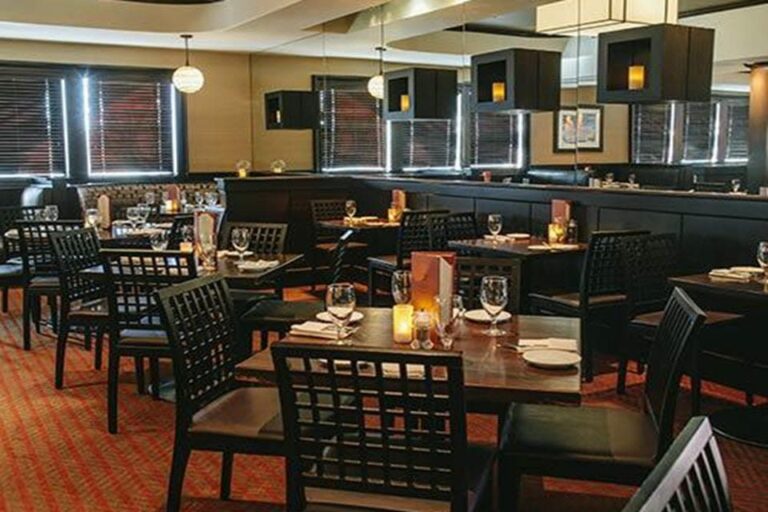 3 restaurant franklin ma interior 4 768x512