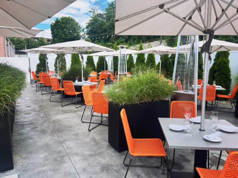 3 restaurant franklin ma outside 2 768x576