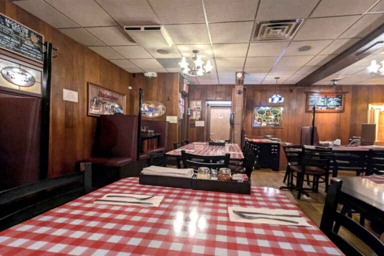 kinchleys tavern ramsey nj interior 2 768x512