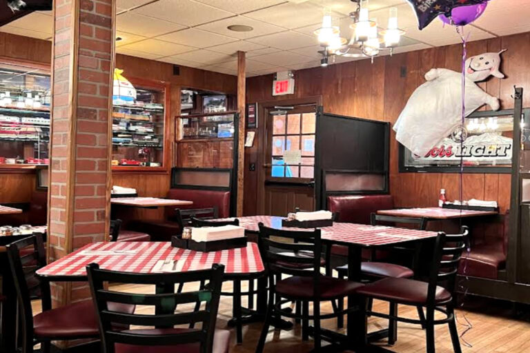 kinchleys tavern ramsey nj interior 4 768x512