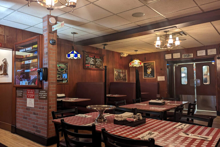kinchleys tavern ramsey nj interior 6 768x512