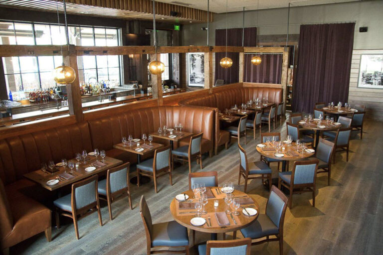 oak steakhouse alpharetta ga interior 1 768x512