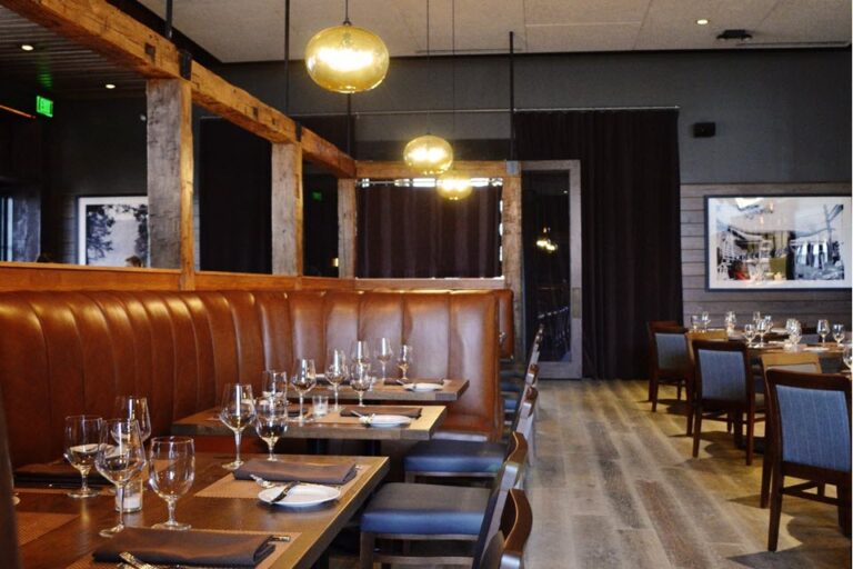 oak steakhouse alpharetta ga interior 13 768x512