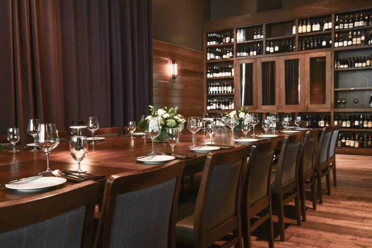 oak steakhouse alpharetta ga interior 7 768x512