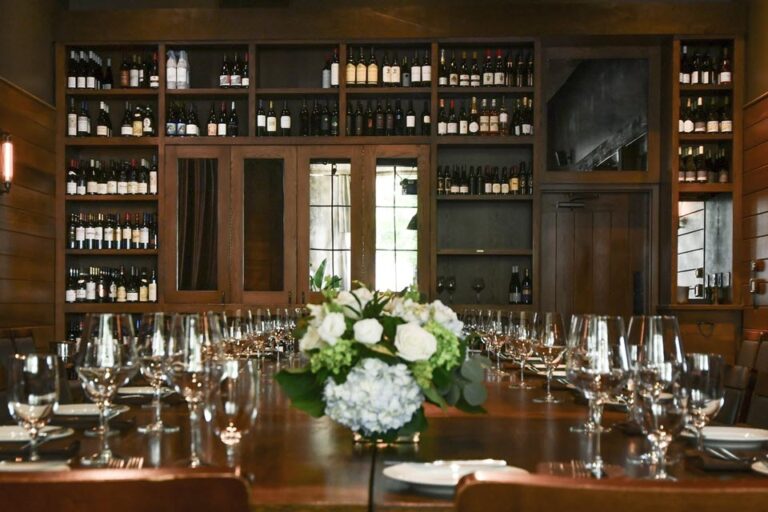 oak steakhouse alpharetta ga interior 8 768x512