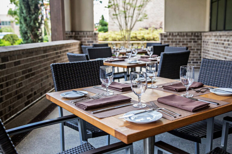 oak steakhouse alpharetta ga outside 2 768x512