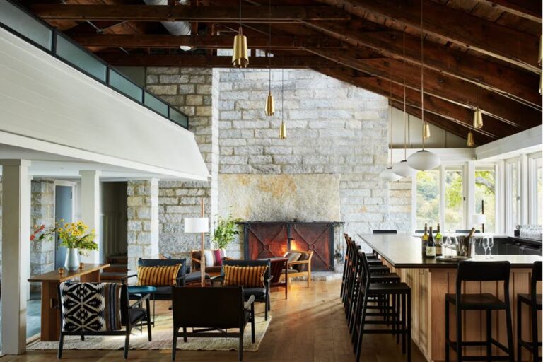oak steakhouse highlands nc interior 2 768x512