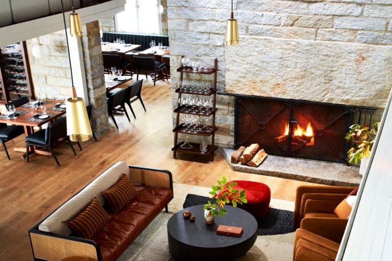 oak steakhouse highlands nc interior 3 768x512