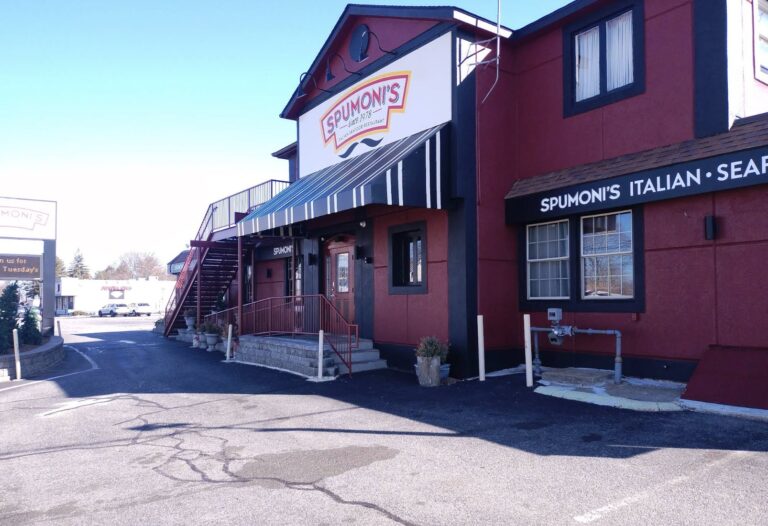 spumonis italian seafood restaurant pawtucket ri exterior 1 768x526