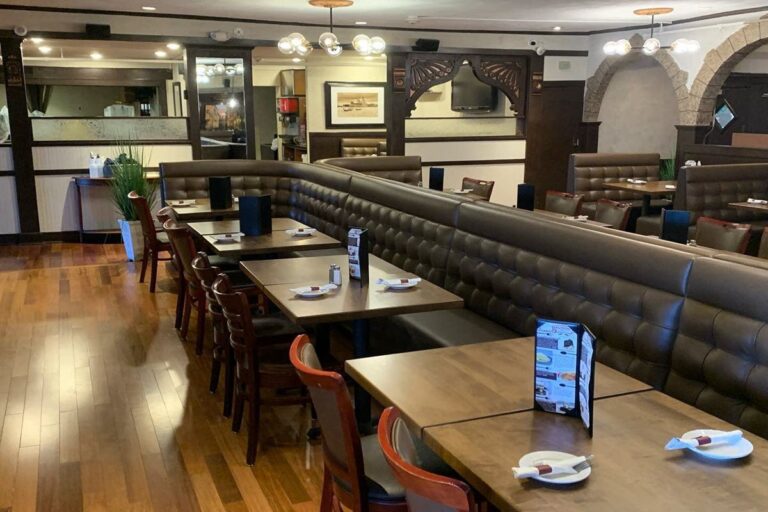 spumonis italian seafood restaurant pawtucket ri interior 1 768x512