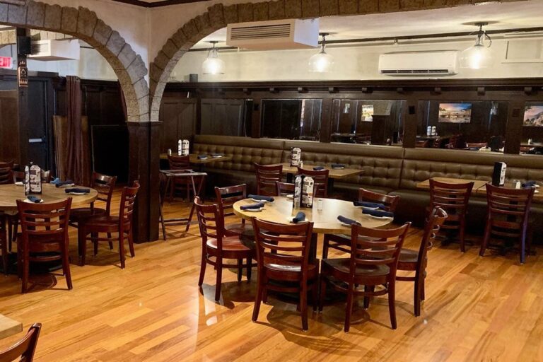spumonis italian seafood restaurant pawtucket ri interior 4 768x512
