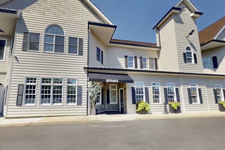 618 freehold nj exterior 2 768x512