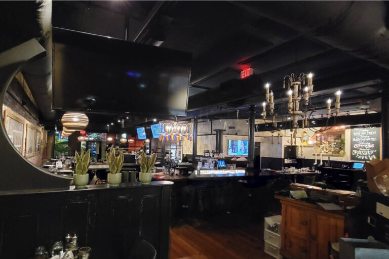 dire wolf tavern salem ma interior 4 768x512