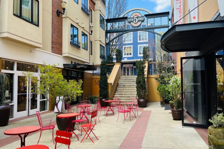 marche eugene oregon outside 1 768x512