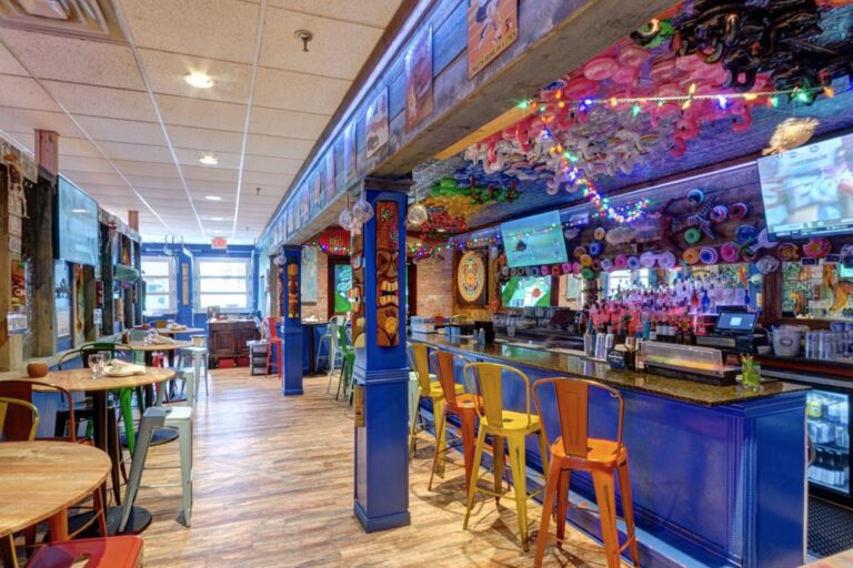 bonefish harrys beverly ma interior 8 768x512