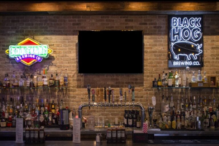 bears smokehouse hartford ct interior 4 768x512