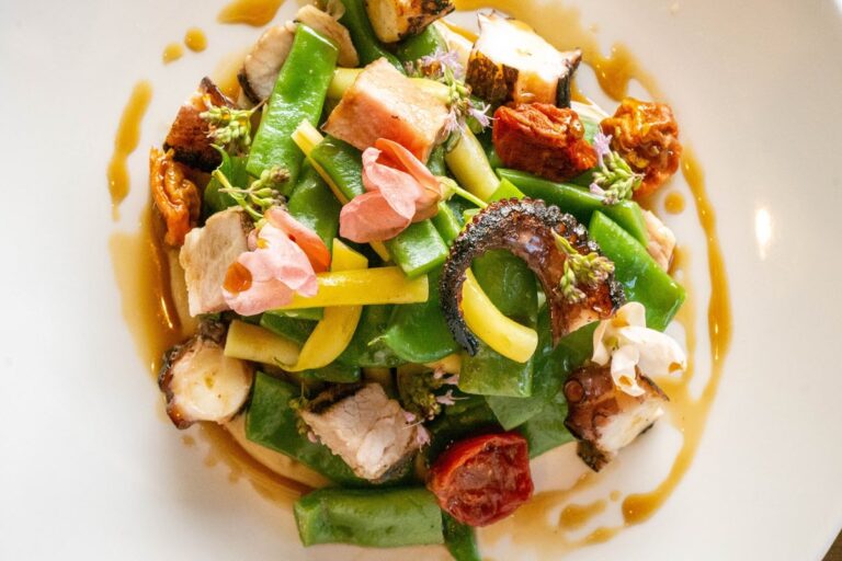 bucheron minneapolis mn food 1 768x512