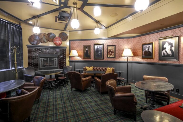 grafton street pub and grill cambridge ma interior 3 768x512