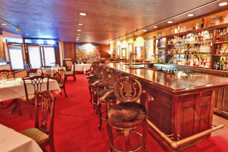 joseph decuis roanoke in interior 2 768x512