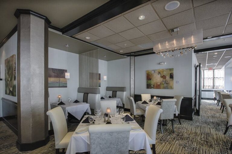 ruths chris steak house savannah interior 2 768x512