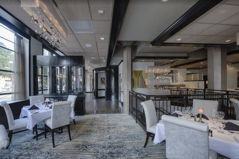 ruths chris steak house savannah interior 3 768x512