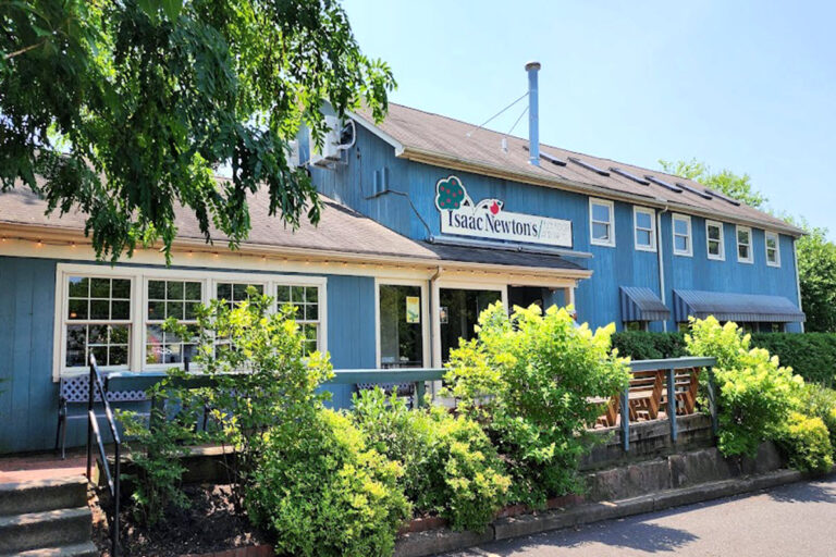 isaac newtons bar and restaurant newtown pa exterior 3 768x512