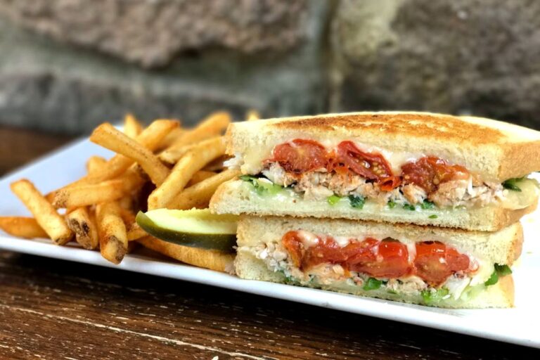 isaac newtons bar and restaurant newtown pa food 3 768x512