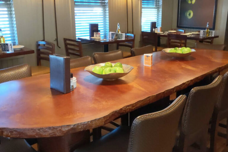 isaac newtons bar and restaurant newtown pa interior 4 768x512