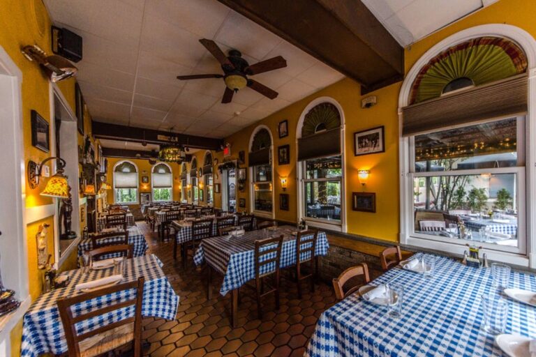 vecchia osteria newtown pa interior 1 768x512