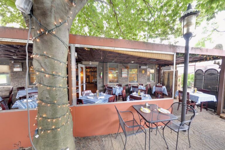 vecchia osteria newtown pa outside 2 768x512