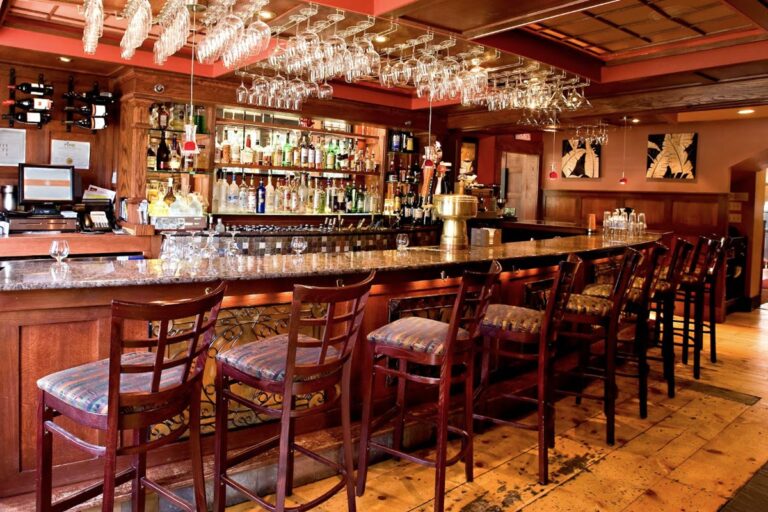 abigails grille and bar simsbury ct interior 7 768x512