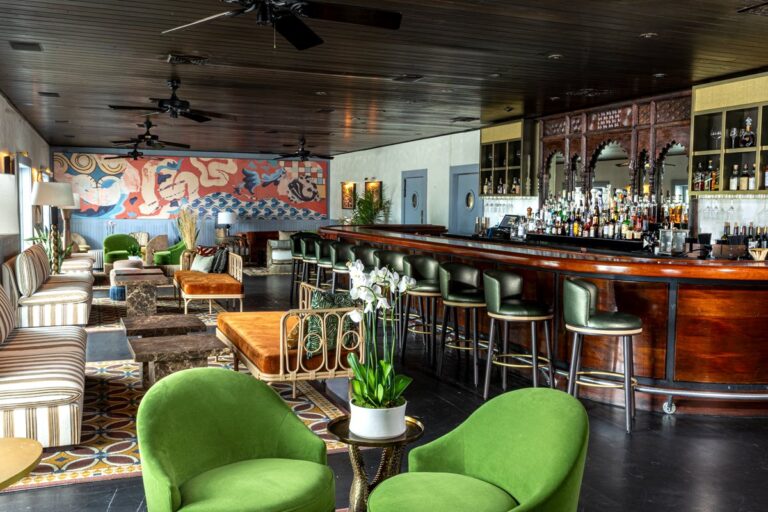 pierres restaurant islamorada fl interior 4 768x512