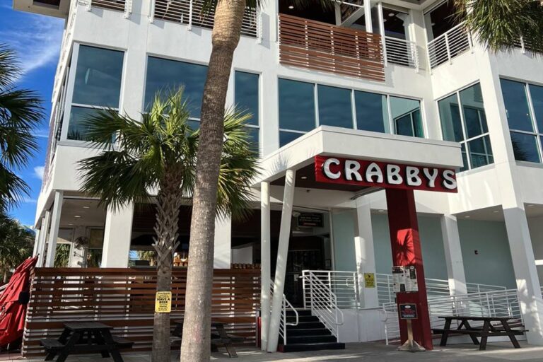 crabbys dockside clearwater fl exterior 1 768x512